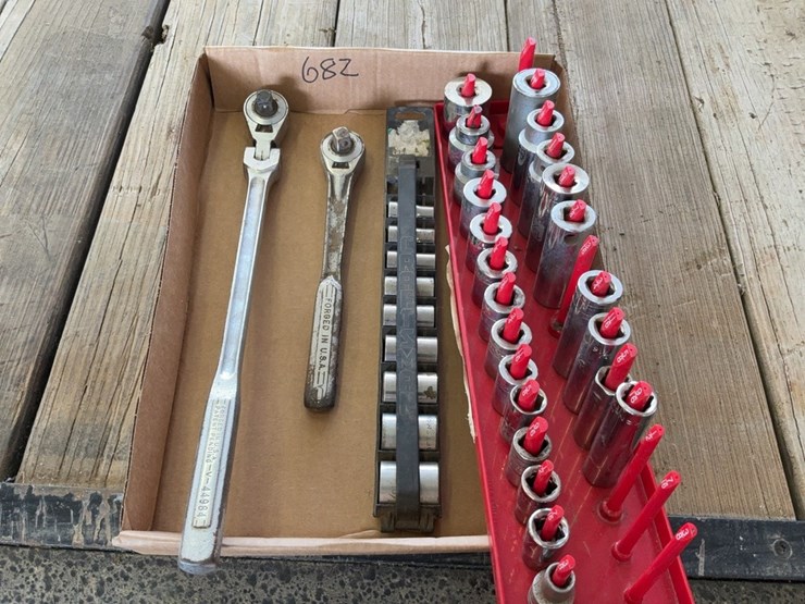 (2)-craftsman-ratchets-and-miscellaneous-sockets-image-1