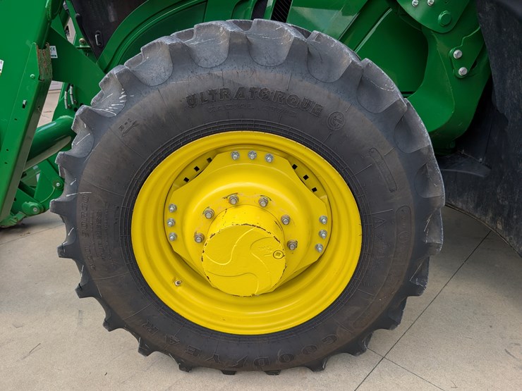2015-john-deere-6175r-image-19