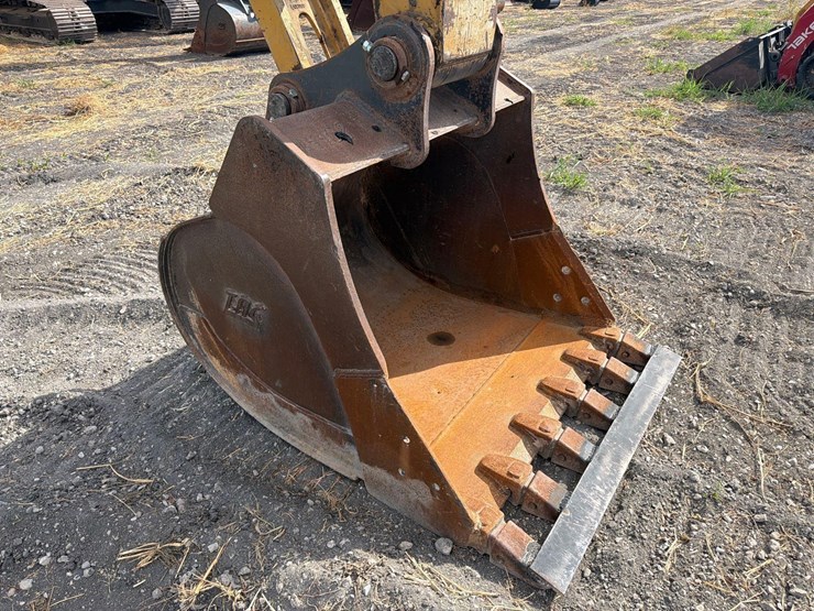 2020-caterpillar-320-image-9