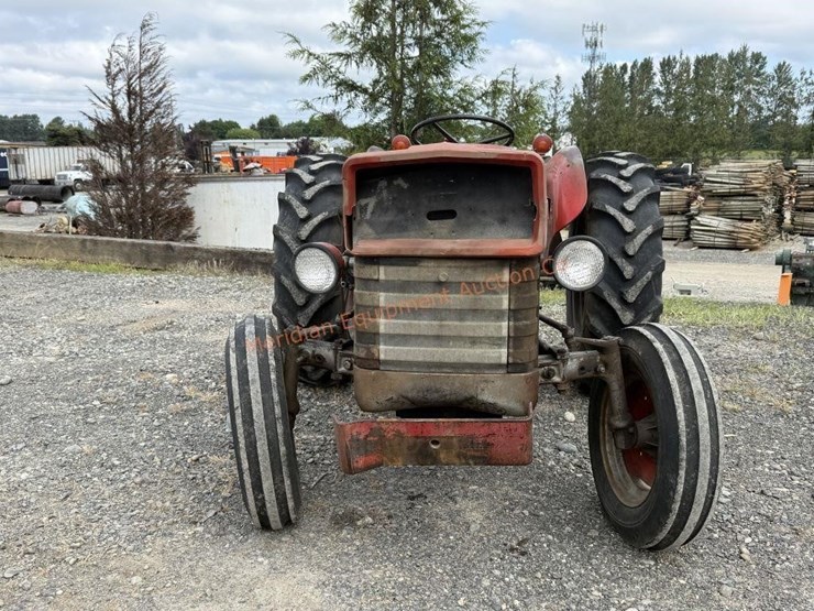 massey-ferguson-135-image-28