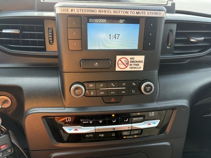 2020-ford-explorer-image-30