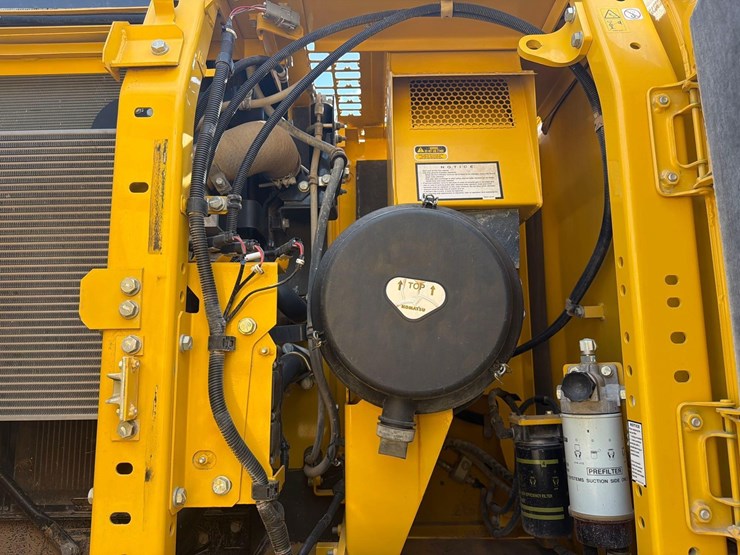 2022-komatsu-pc360-lc-11-image-12