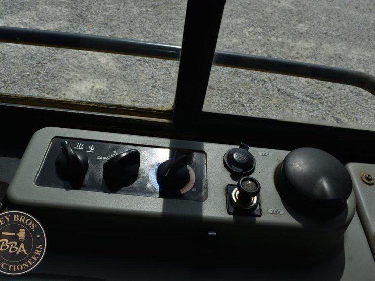 2018-komatsu-d51pxi-24-image-52