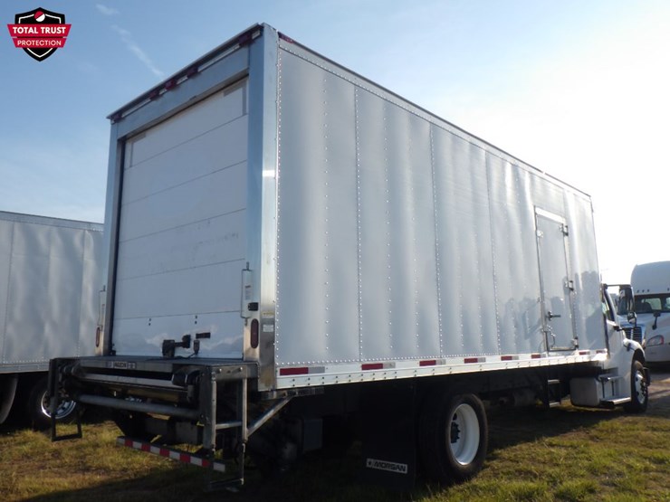 2020-freightliner-m2-106-image-7