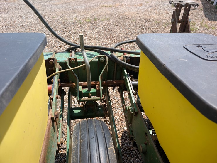 john-deere-7100-image-24
