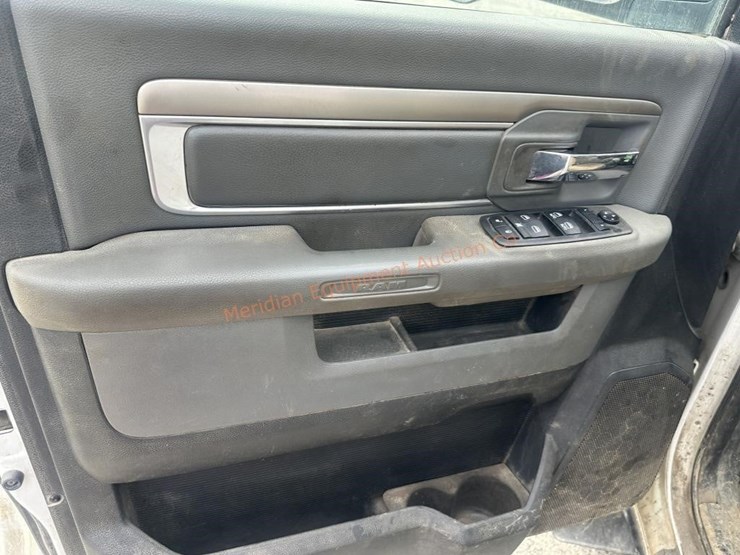 2014-dodge-ram-3500-image-38