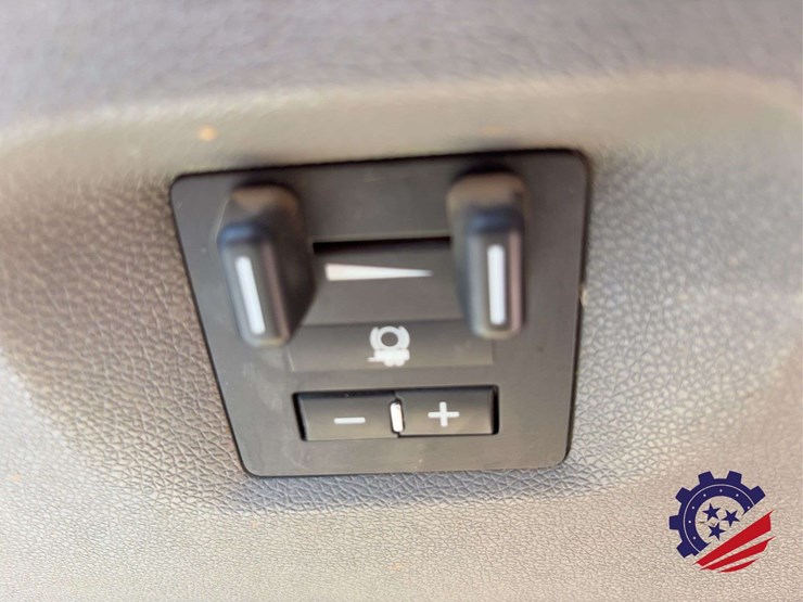 2013-chevrolet-silverado-2500hd-image-35