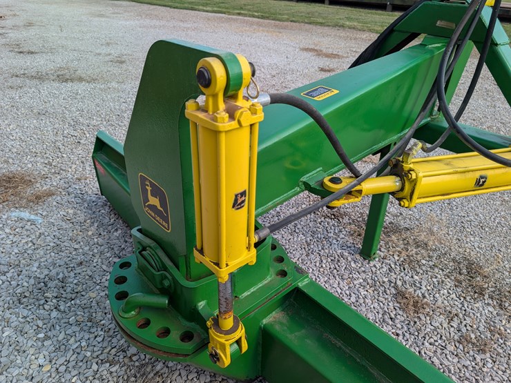 john-deere-155-image-17