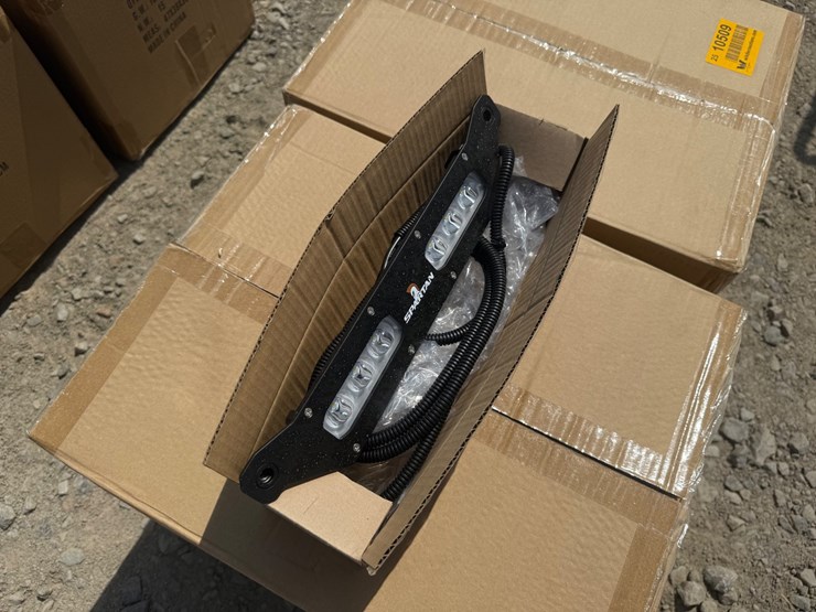 #10509-•-lot-of-(2)-boxes-of-spartan-mower-lights-inv#10509-image-7