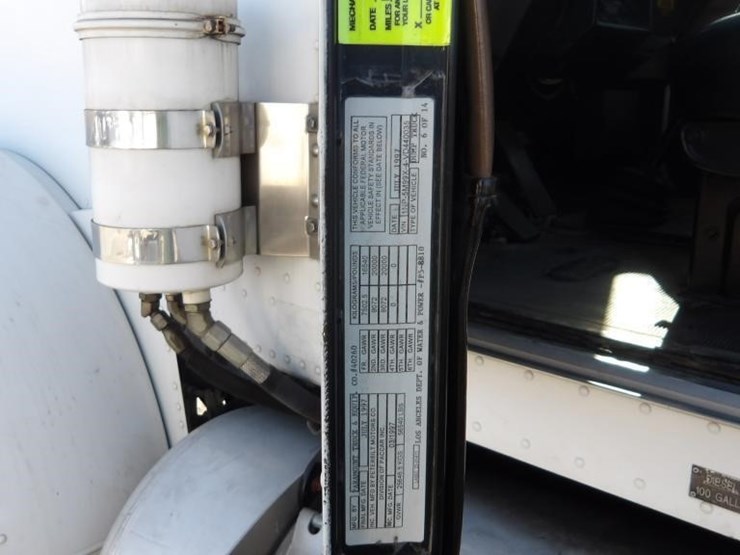 1997-peterbilt-379-image-42