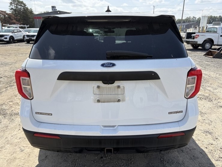 2020-ford-explorer-image-5