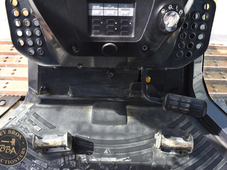 2018-komatsu-d51pxi-24-image-56