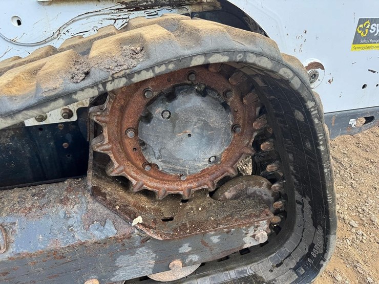 2021-bobcat-t770-image-15