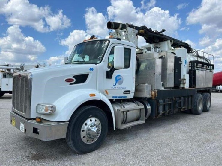 2014-peterbilt-567-image-1