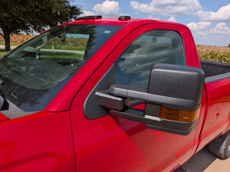 2018-chevrolet-2500hd-image-16