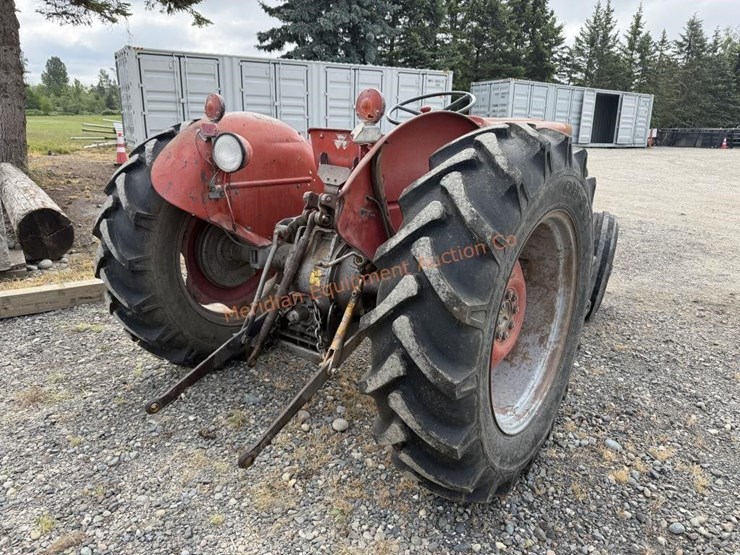 massey-ferguson-135-image-32