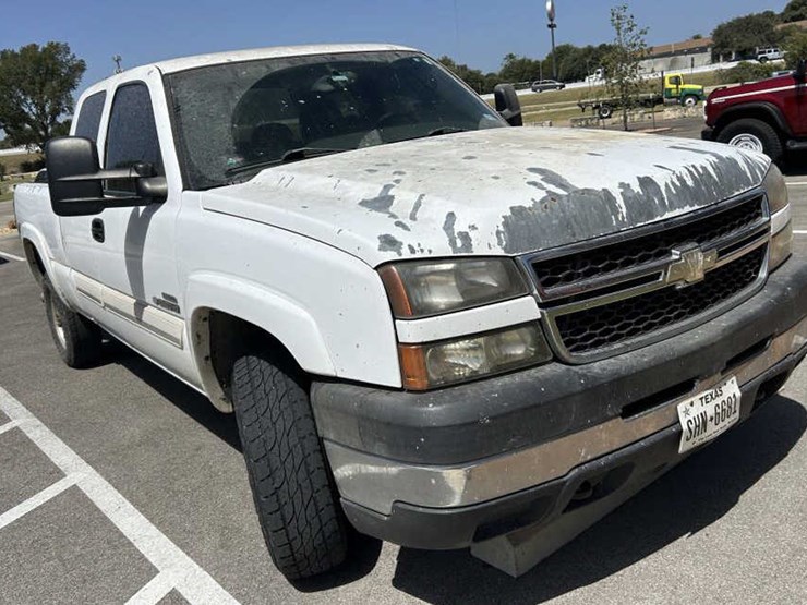2007-chevrolet-silverado-2500-image-3