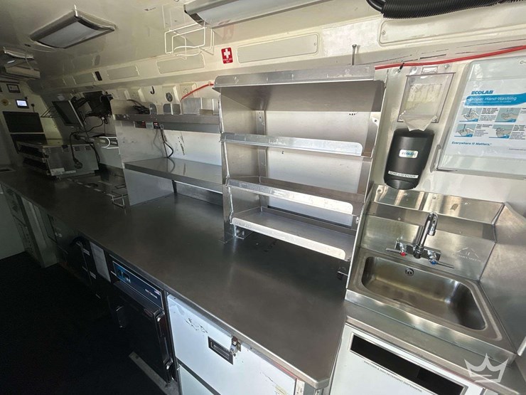 2010-mercedes-benz-sprinter-4500-image-28