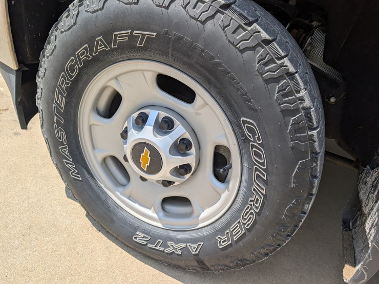 2018-chevrolet-2500hd-image-19