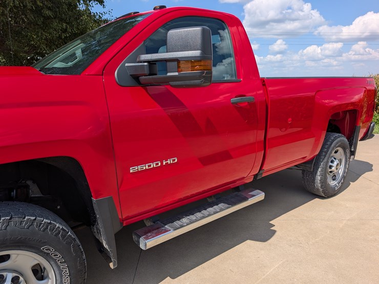 2018-chevrolet-2500hd-image-12