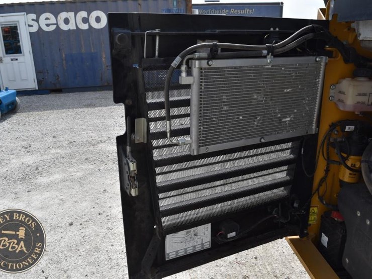 2022-caterpillar-289d3-image-35