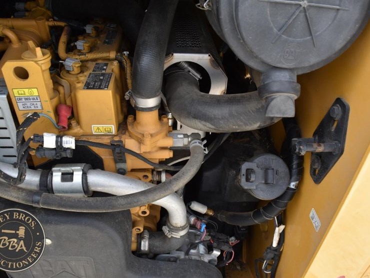 2022-caterpillar-289d3-image-39