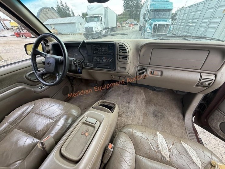 1998-chevrolet-suburban-1500-image-28