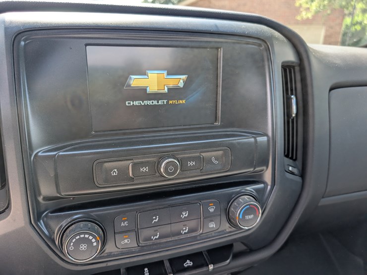 2018-chevrolet-2500hd-image-96