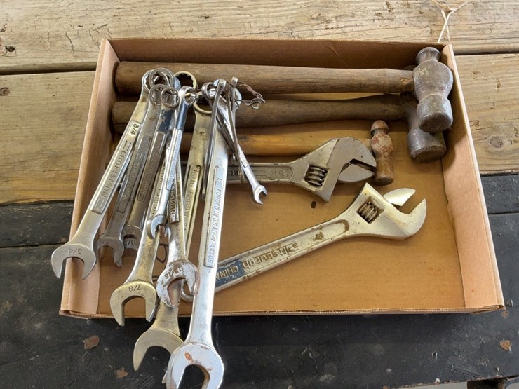 craftsman-standard-combination-wrench-set,-adjustable-wrenches,-and-hammers-image-4