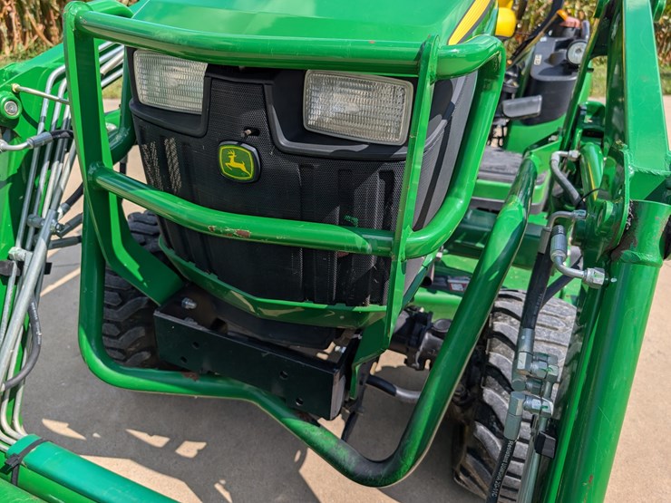 2012-john-deere-1026r-image-13