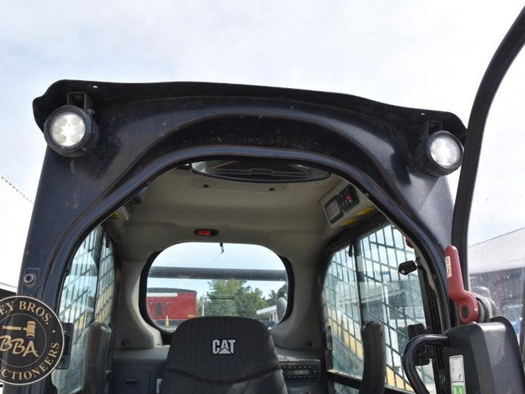 2022-caterpillar-289d3-image-51