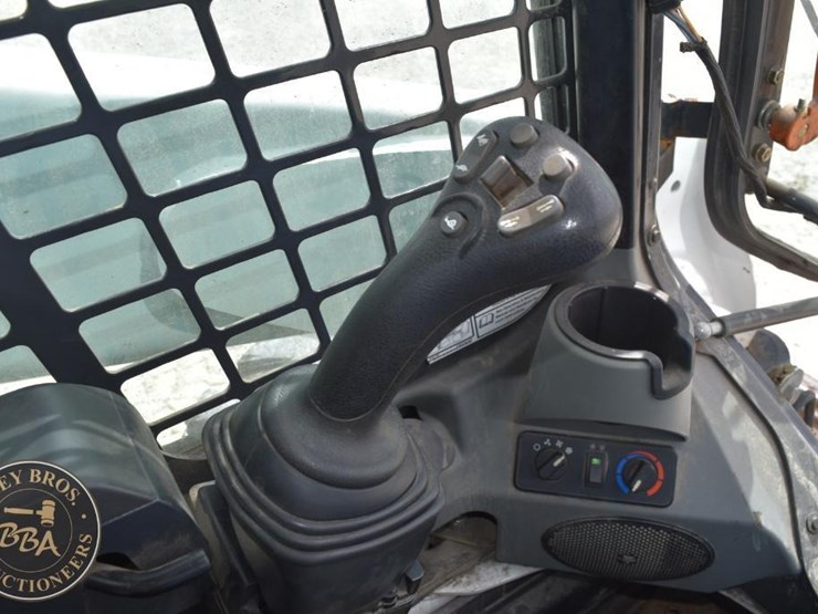 2016-bobcat-s770-image-39