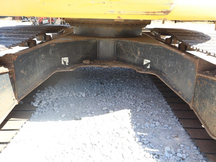 komatsu-pc138us-lc-image-25