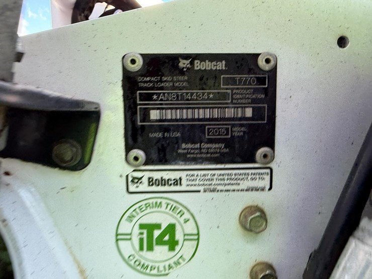 2015-bobcat-t770-image-29