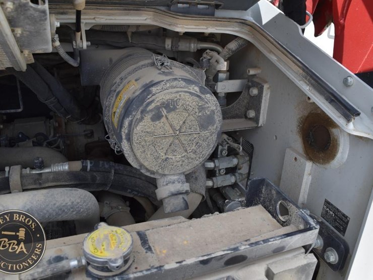 2022-takeuchi-tl10v2-image-39