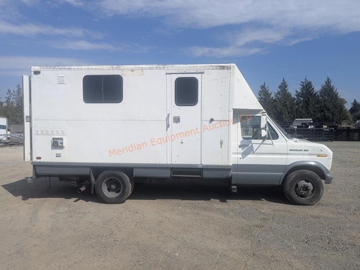 1990-ford-econoline-350-image-6