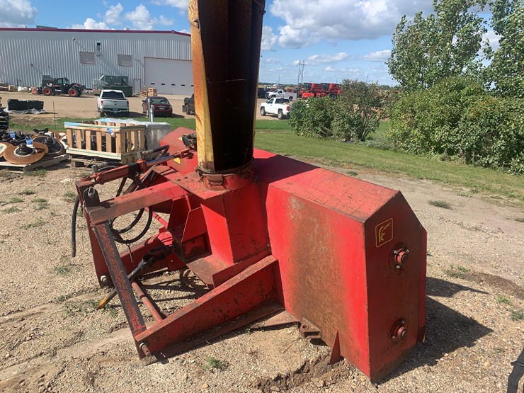 farm-king-960-snowblower-image-4