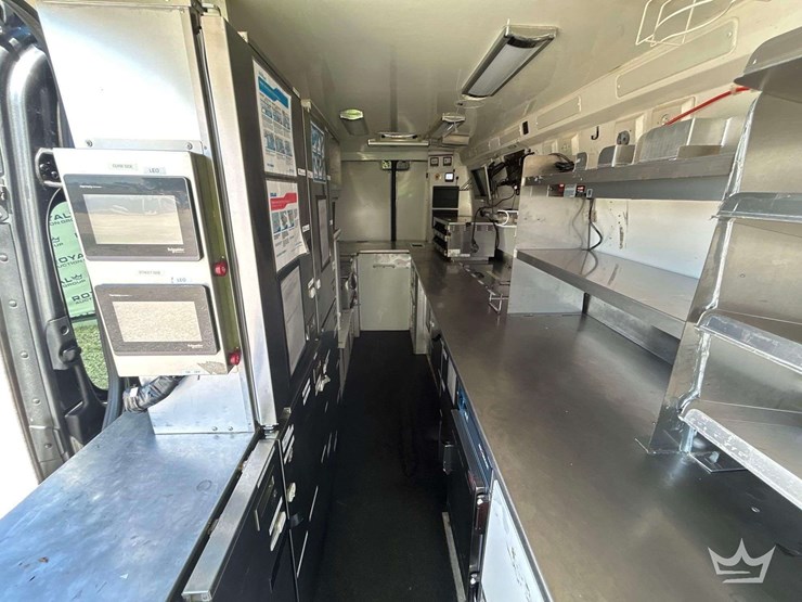 2010-mercedes-benz-sprinter-4500-image-25