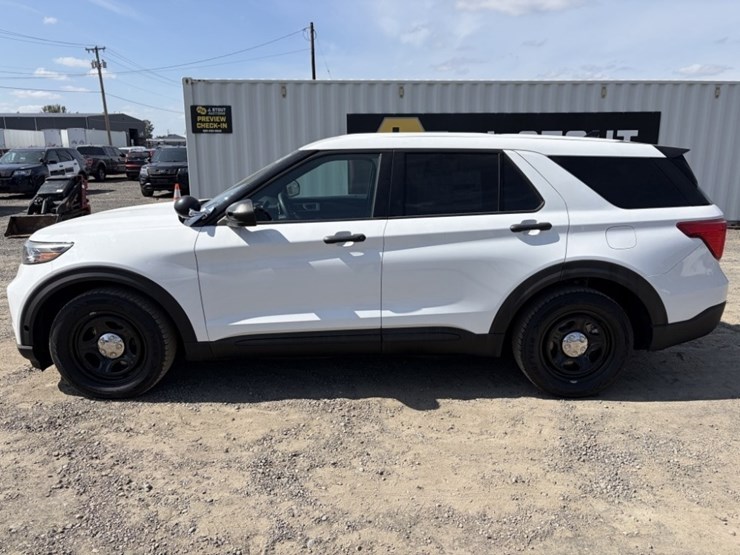 2020-ford-explorer-image-7