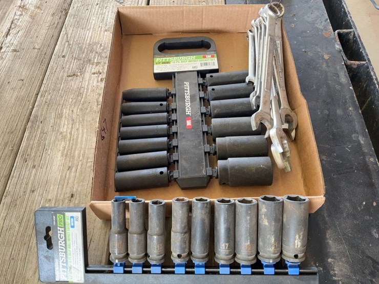 craftsman-standard-combination-wrench-set-&-metric-and-standard-impact-sockets-image-3