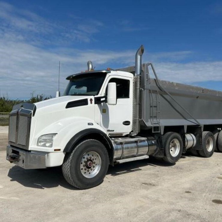 2016 KENWORTH T880