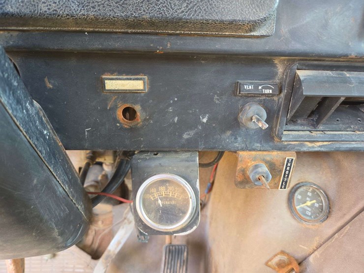 1984-international-1954-conventional-cab-image-29