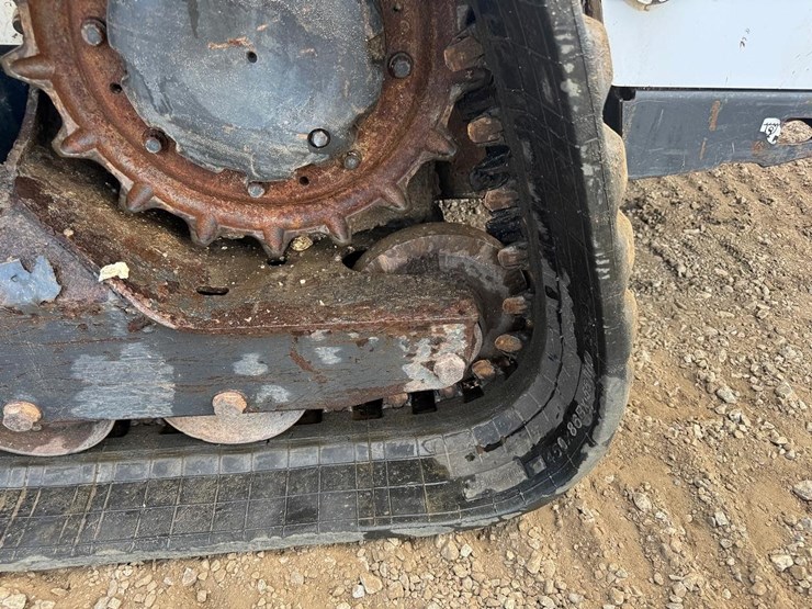 2021-bobcat-t770-image-16