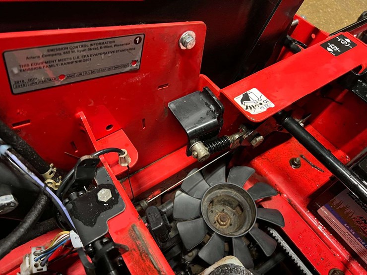 2019-gravely-proturn-60-image-16