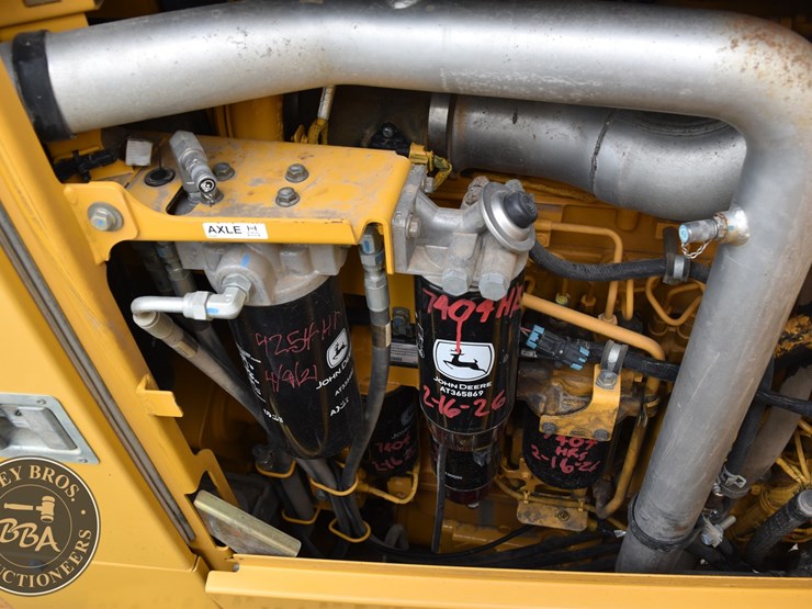2010-deere-670g-image-42