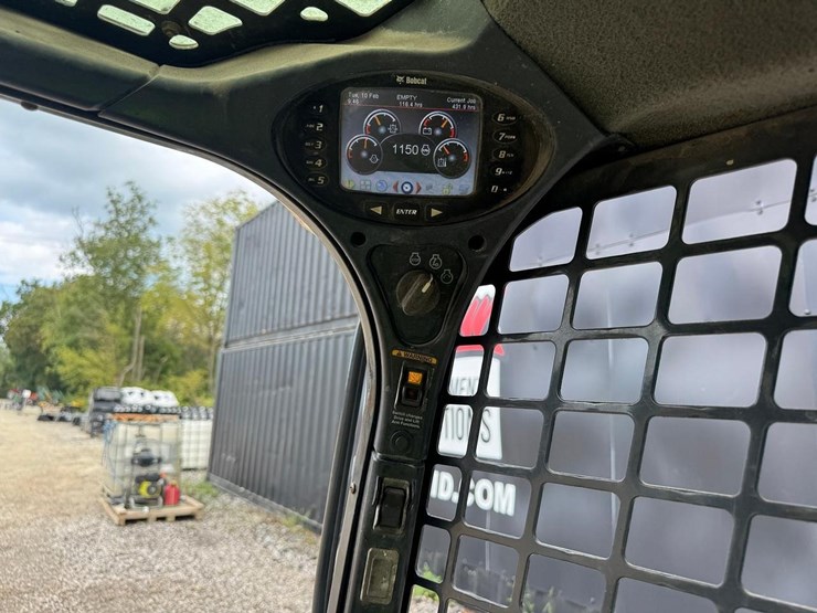 2016-bobcat-t590-image-25