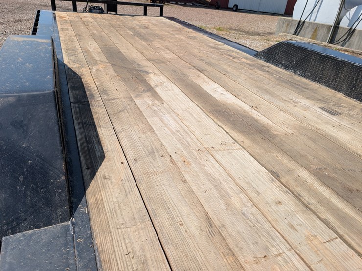 24’-tandem-axle-trailer-image-28