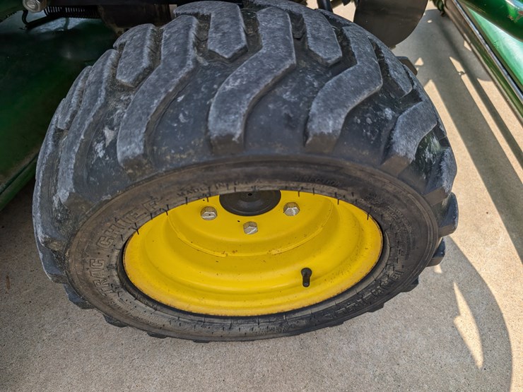 2012-john-deere-1026r-image-53
