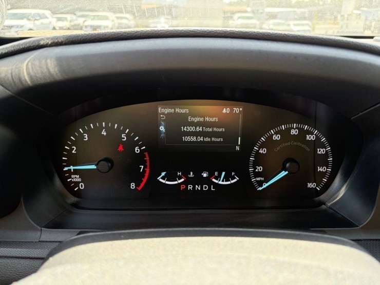 2020-ford-explorer-image-30