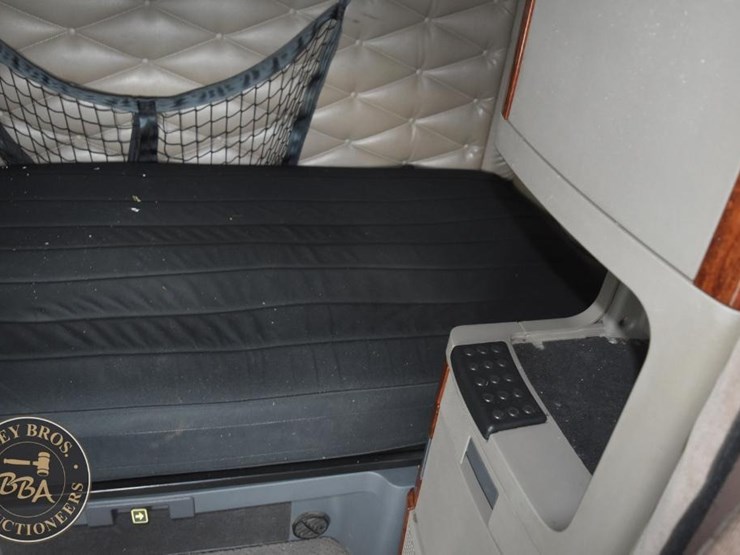 2016-freightliner-cascadia-125-image-50